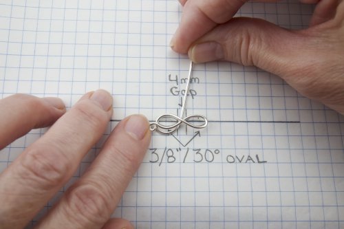 Susan Barzacchini's Infinity Rose Wire Bracelet - Make the Infinity Link Frame, Contemporary Wire Jewelry, Coiling, Coiling Wire, Wire Coiling, Allow the side-by-side arched wires to gap about a millimeter.